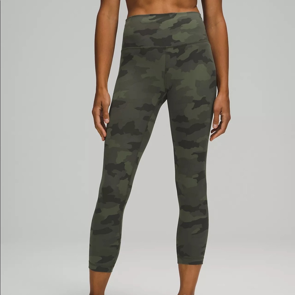Lululemon Wunder Under 21” camo crop legging